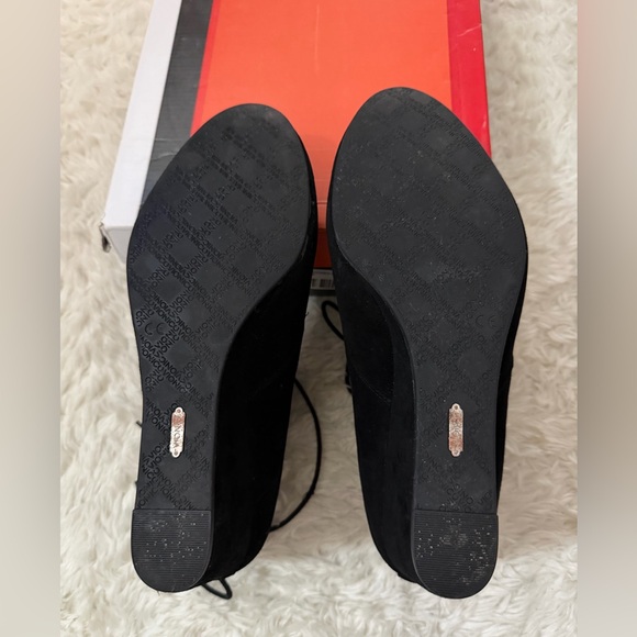 Women’s Vionic Elevated Becca Wedge Suede Weather-resistant Bootie Black 11W - Picture 4 of 6